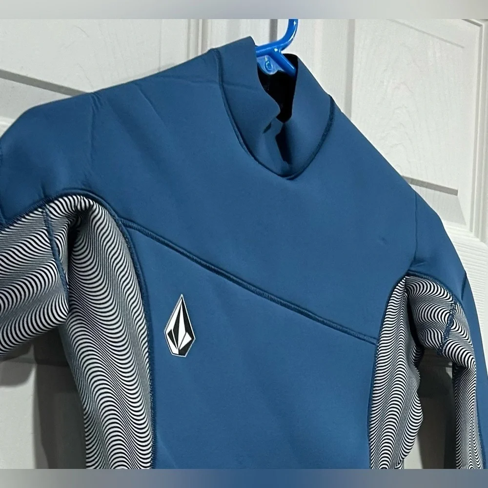 Volcom Boys Size 14 Wetsuit Jacket 2 mm Long Sleeve Blue NWT